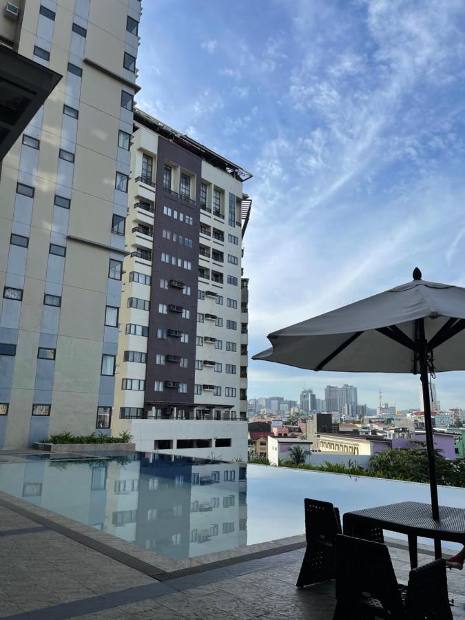 The Persimmon Studios Near Ayala And Sm City Cebu Exterior photo