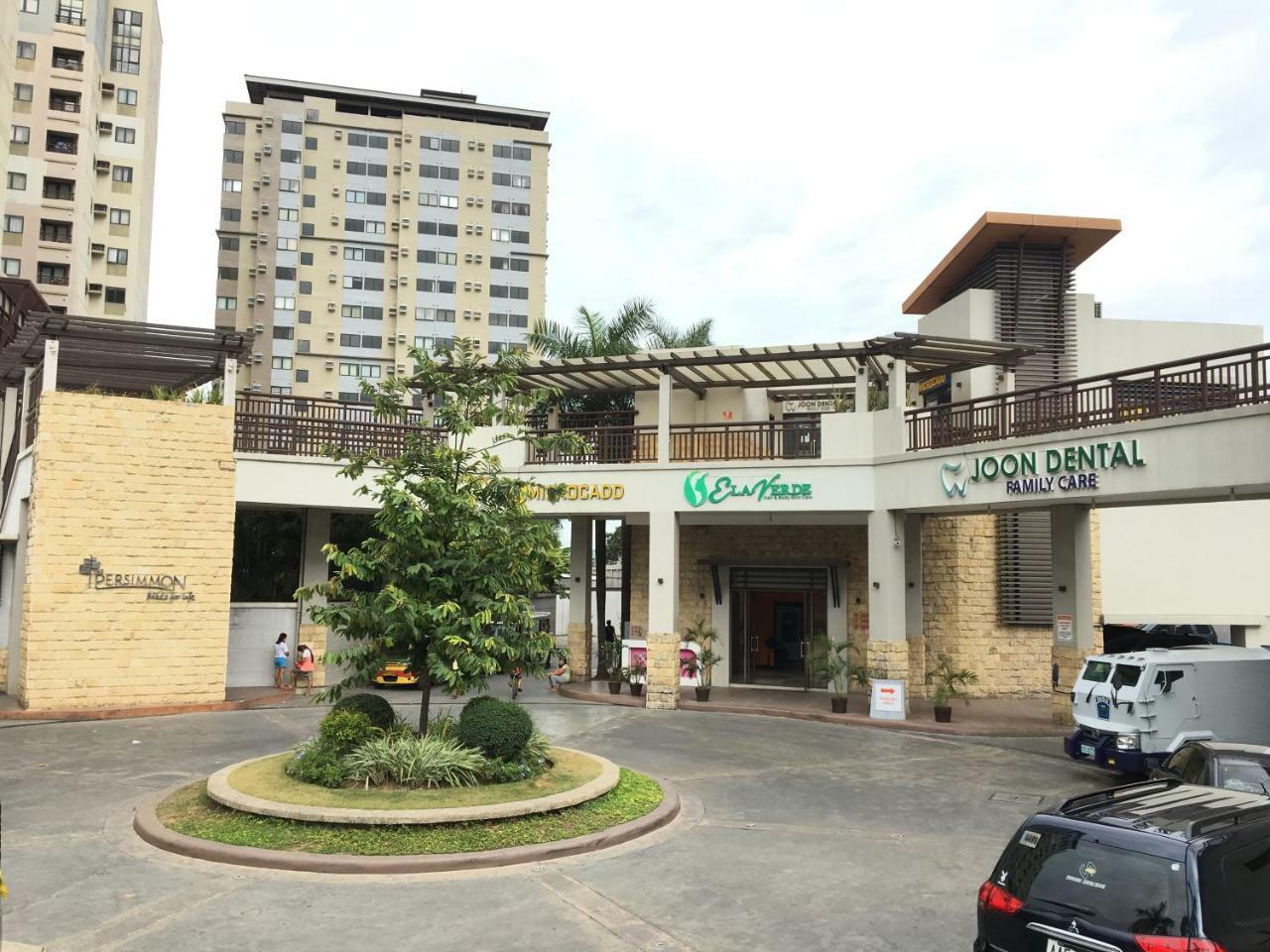 The Persimmon Studios Near Ayala And Sm City Cebu Exterior photo